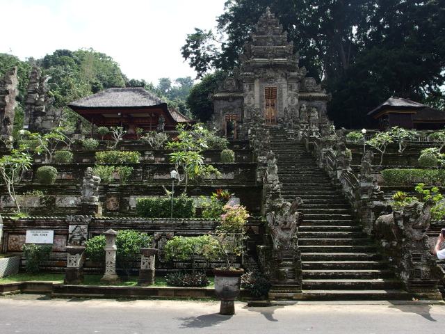 クヘン寺院　Pura Kehen