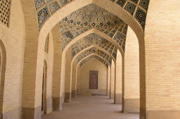 ナシル・アル・モルク・モスク：回廊