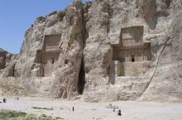 アケメネス朝の王墓