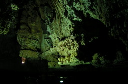 アリー・サドゥル洞窟