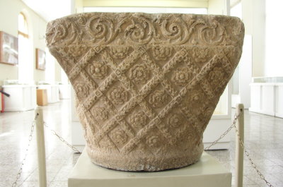 ササン朝ペルシアの柱頭：イラン考古学博物館