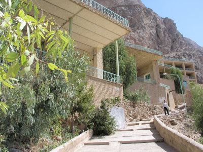 The lodgings for pilgrims: Chak Chak (Pir-e Sabz)