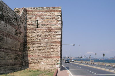 海の城壁