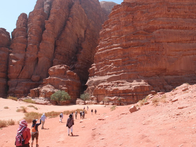 ワディ・ラム：カザリ峡谷 | Wadi Rum: Khazali Rock Engravings