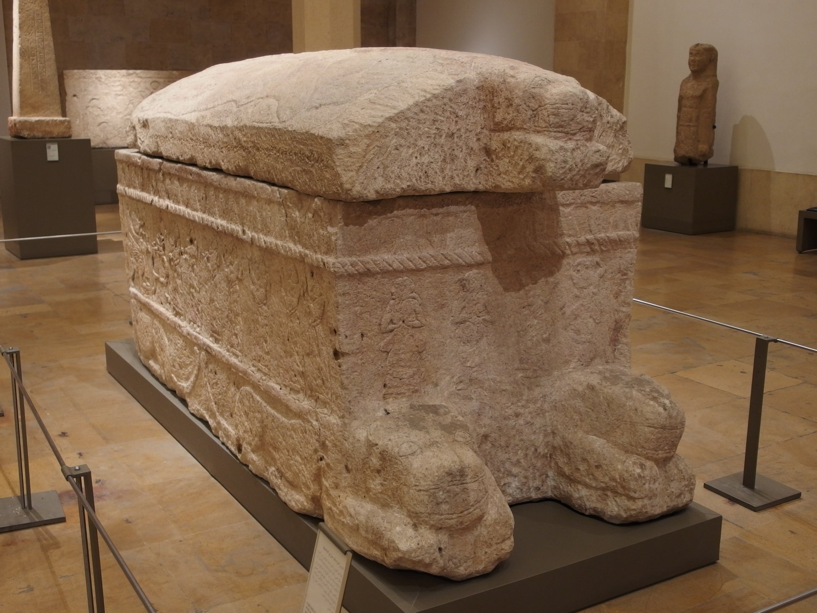 アヒラムの石棺（ビブロス出土、ベイルート国立博物館所蔵）｜The Ahiram Sarcophagus