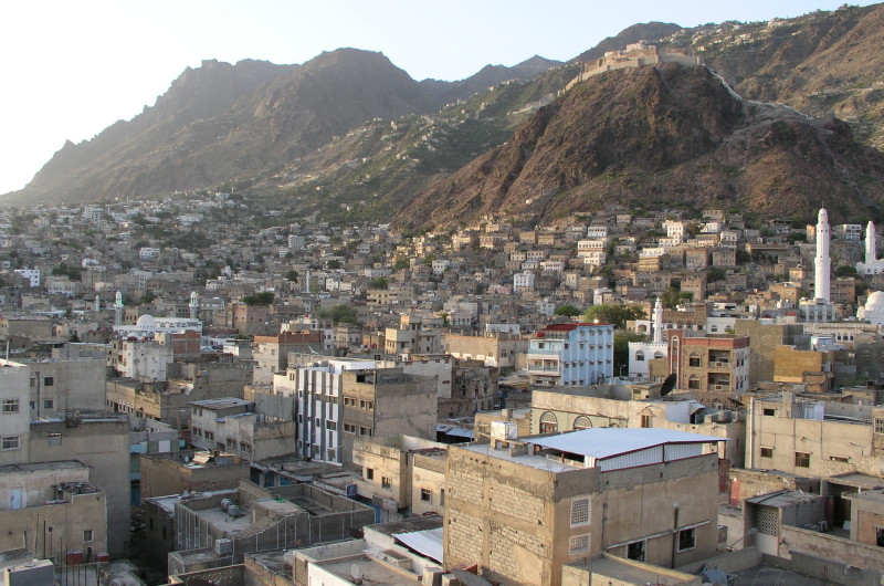朝日を浴びるタイズの街（イエメン）｜Taiz,Yemen